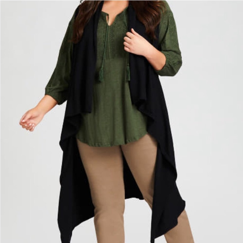 2/$80 Avenue Plus OS, Fits 16-24 Plus I suggest, black duster cardi/vest